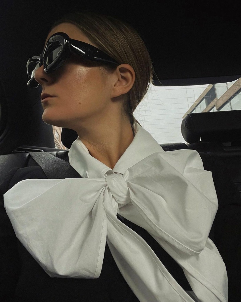 Structural Collar Bow Detail